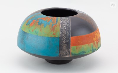 Lot 719 - TONY LAVERICK (born 1961); a black porcelain...