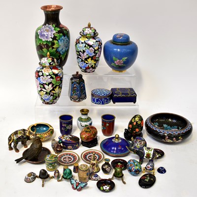 Lot 323 - A quantity of 20th century cloisonné wares, to...
