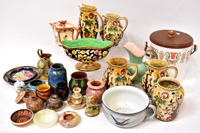 Lot 187 - A quantity of ceramics and collectibles, to...
