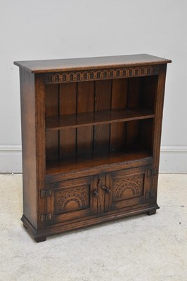 Lot 148 - TITCHMARSH & GOODWIN; a reproduction oak...