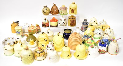 Lot 223 - A large collection of porcelain and other...