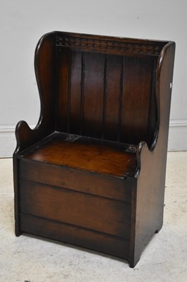 Lot 200 - TITCHMARSH & GOODWIN; an oak seat/settle with...