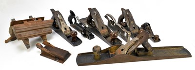 Lot 69 - A collection of woodworking planes