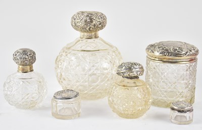 Lot 1218 - An Edward VII hallmarked silver topped cut...