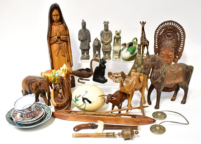 Lot 292 - Various collectible items to include a carved...