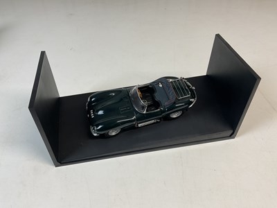 Lot 155 - AUTOART; a very well detailed diecast model of...