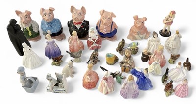 Lot 538 - A set of five NatWest piggy banks, assorted...