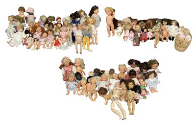 Lot 480 - A collection of approximately eighty assorted...