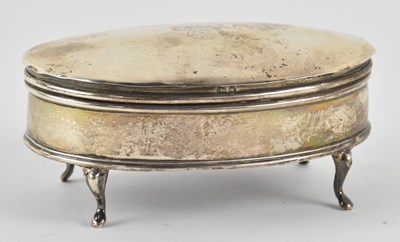 Lot 1221 - SYDNEY & CO; a George V hallmarked silver oval...