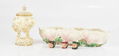 Lot 1936 - ROYAL CHINAWORKS, WORCESTER; a pot pourri and...
