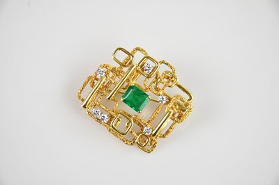 Lot 1258 - An 18ct yellow gold modernist diamond and...