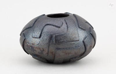 Lot 681 - SUE HANNA (born 1963); an oval saggar fired...