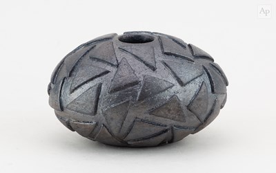 Lot 682 - SUE HANNA (born 1963); an oval saggar fired...