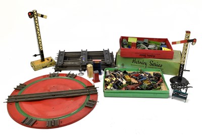 Lot 281 - HORNBY; a boxed collection of railway accessories