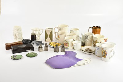 Lot 1105 - A mixed lot of collectors' items comprising...