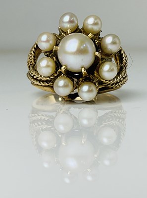 Lot 600 - A 14ct yellow gold and cultured pearl dress...