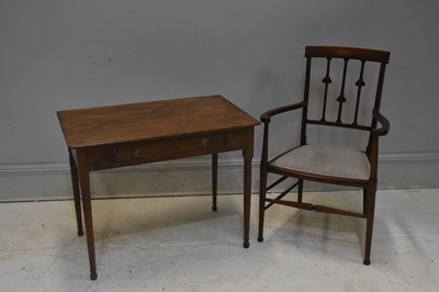 Lot 283 - An early 20th century oak side table, length...