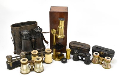 Lot 92 - A mahogany cased brass students microscope