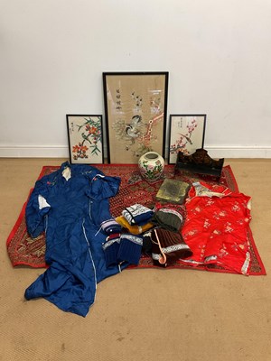 Lot 482 - A quantity of Chinese and Japanese items,...
