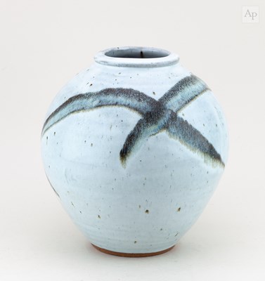 Lot 553 - PETER SWANSON (born 1950); a bulbous stoneware...