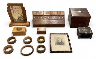 Lot 324 - A quantity of assorted collectors' items,...