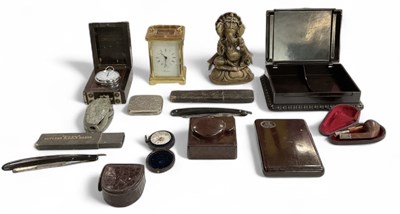 Lot 301 - A quantity of assorted collectors' items...