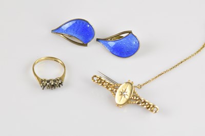 Lot 1457 - A Victorian yellow metal diamond set bar...