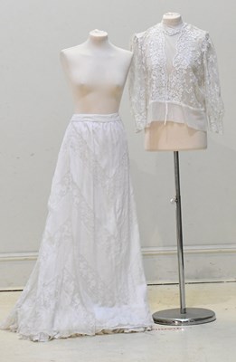 Lot 269 - An Edwardian c. 1905-1912 needlerun lace...