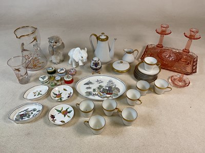 Lot 376 - A quantity of ceramics and glassware, to...