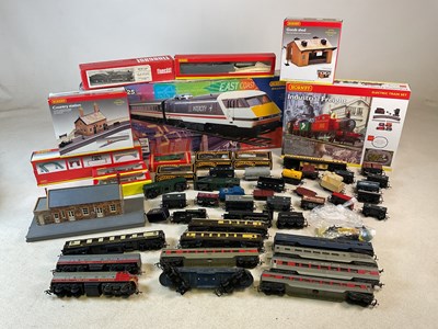 Lot 160 - HORNBY AND TRI-ANG; train set items including...