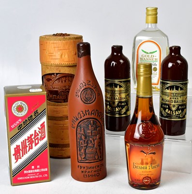 Lot 332 - A mixed lot of alcohol, comprising Gold-Wasser,...