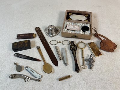 Lot 28 - An unusual group of collectors' items...