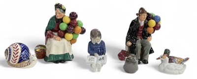 Lot 530 - HEREND; a Hungarian hand painted porcelain...