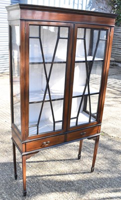 Lot 36 - An Edwardian mahogany and inlaid display...