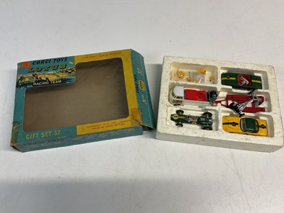 Lot 178 - CORGI gift set 37; with cones and instructions.