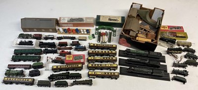 Lot 174 - A large quantity of train set related items,...
