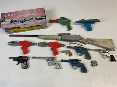 Lot 255 - A small quantity of Lone Star toy pistols and...