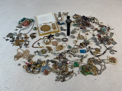 Lot 778 - A large collection of costume jewellery, to...