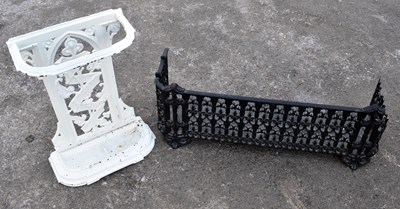 Lot 314 - A cast iron fender