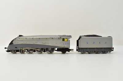Lot 369 - HORNBY; an L5357 LNER 'Silver Fox' 2512...