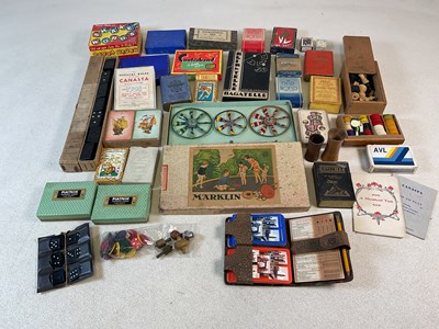 Lot 208 - A group of vintage games, to include dominoes,...