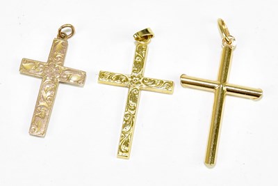 Lot 272 - Three 9ct gold cross pendants, approx. 3.5g (3)