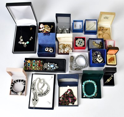 Lot 1365 - A quantity of costume jewellery, to include a...