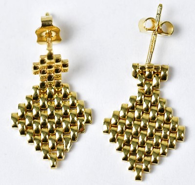 Lot 1292 - A pair of 18ct yellow gold brick link drop...