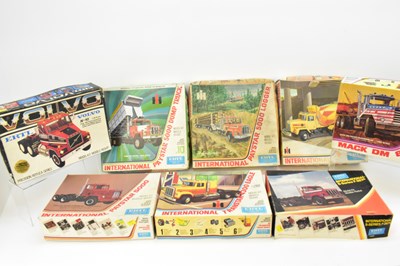 Lot 663 - ERTL; eight scale model kits comprising F-2674...