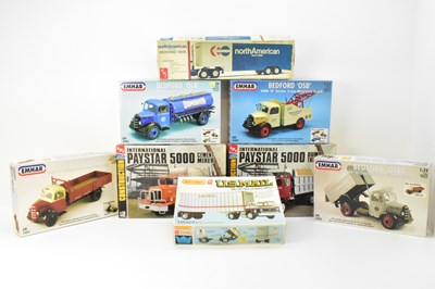 Lot 661 - Eight scale model kits comprising AMT 5201...