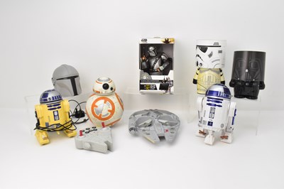 Lot 723 - STAR WARS; various items of Star War character...