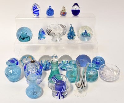 Lot 349 - A quantity of paperweights including Caithness...