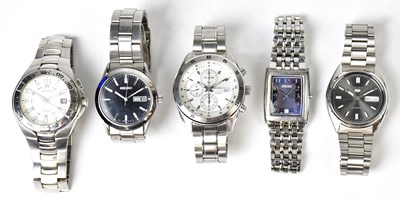 Lot 1400 - SEIKO; five gentlemen's stainless-steel...