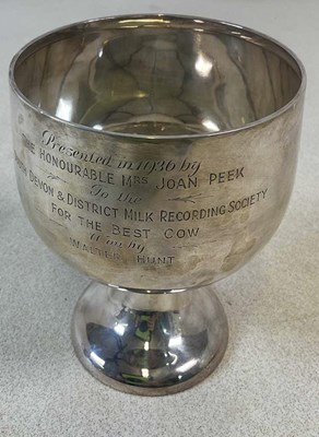 Lot 576 - A George V hallmarked silver trophy goblet,...